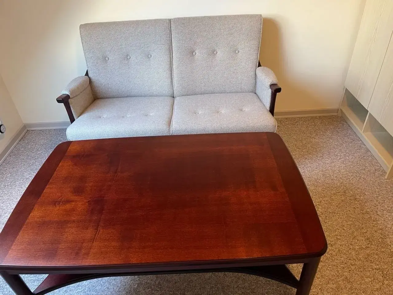 Billede 1 - Flot bord og sofa