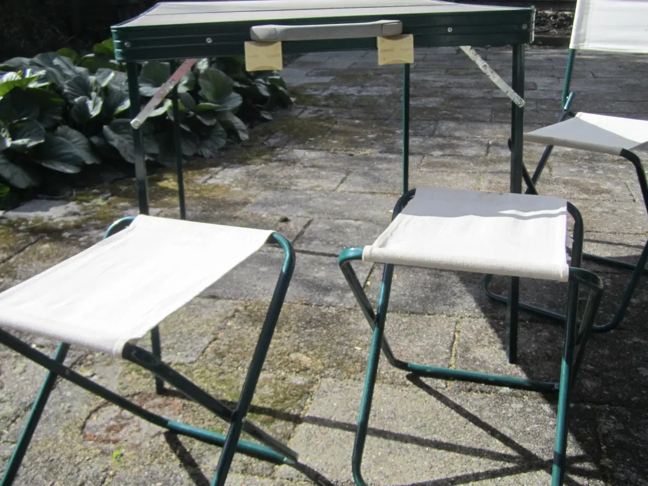 Billede 3 - BYD.  Retro. Skønt Picnicbord og Stole.