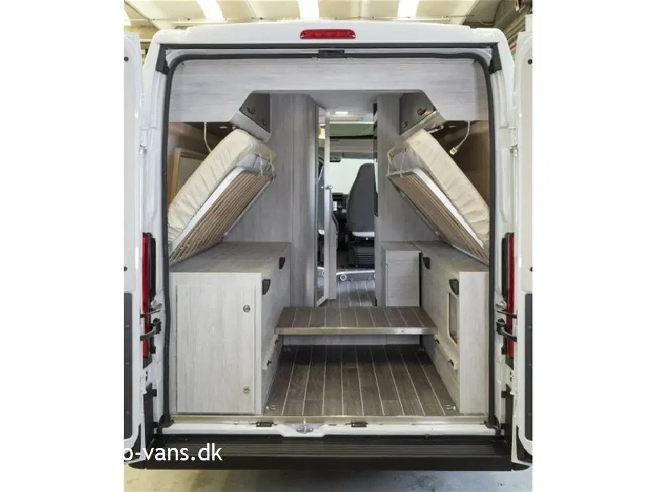 Billede 8 - 2024 - Rollerteam Livingstone DUO Sport CamperVan med enkeltsenge som kan omforandres til dobb.seng