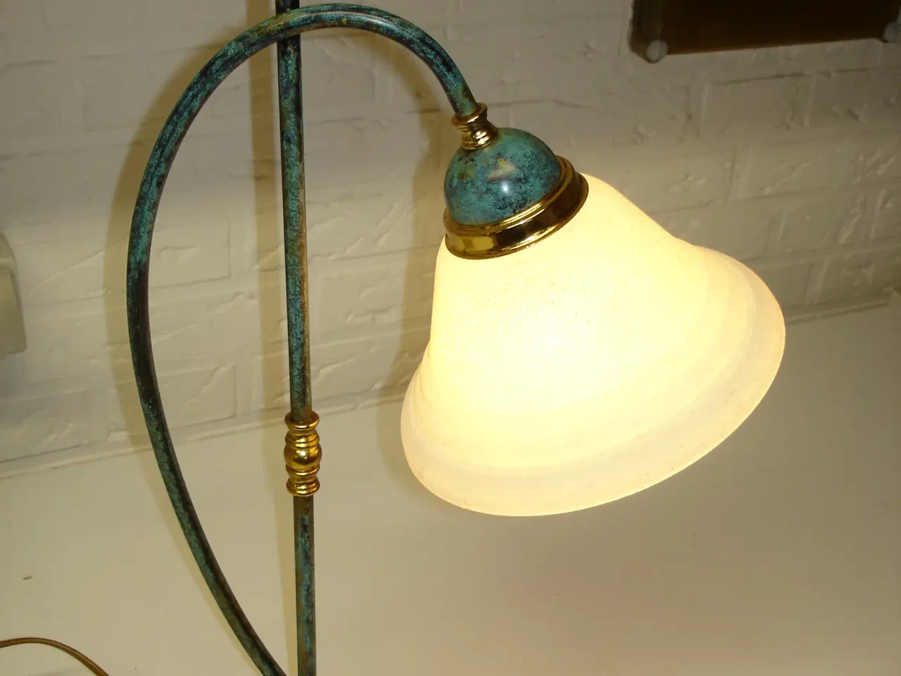 Billede 1 - Antik  Patineret skrivebordslampe (alt originalt )
