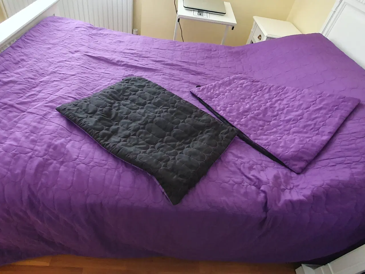 Billede 1 - Sengetæppe	