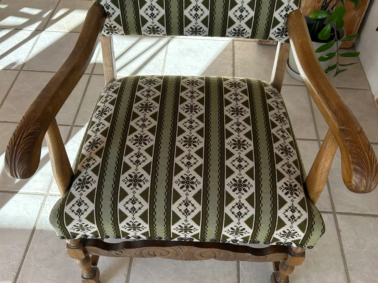 Billede 1 - Håndbroderet stol 