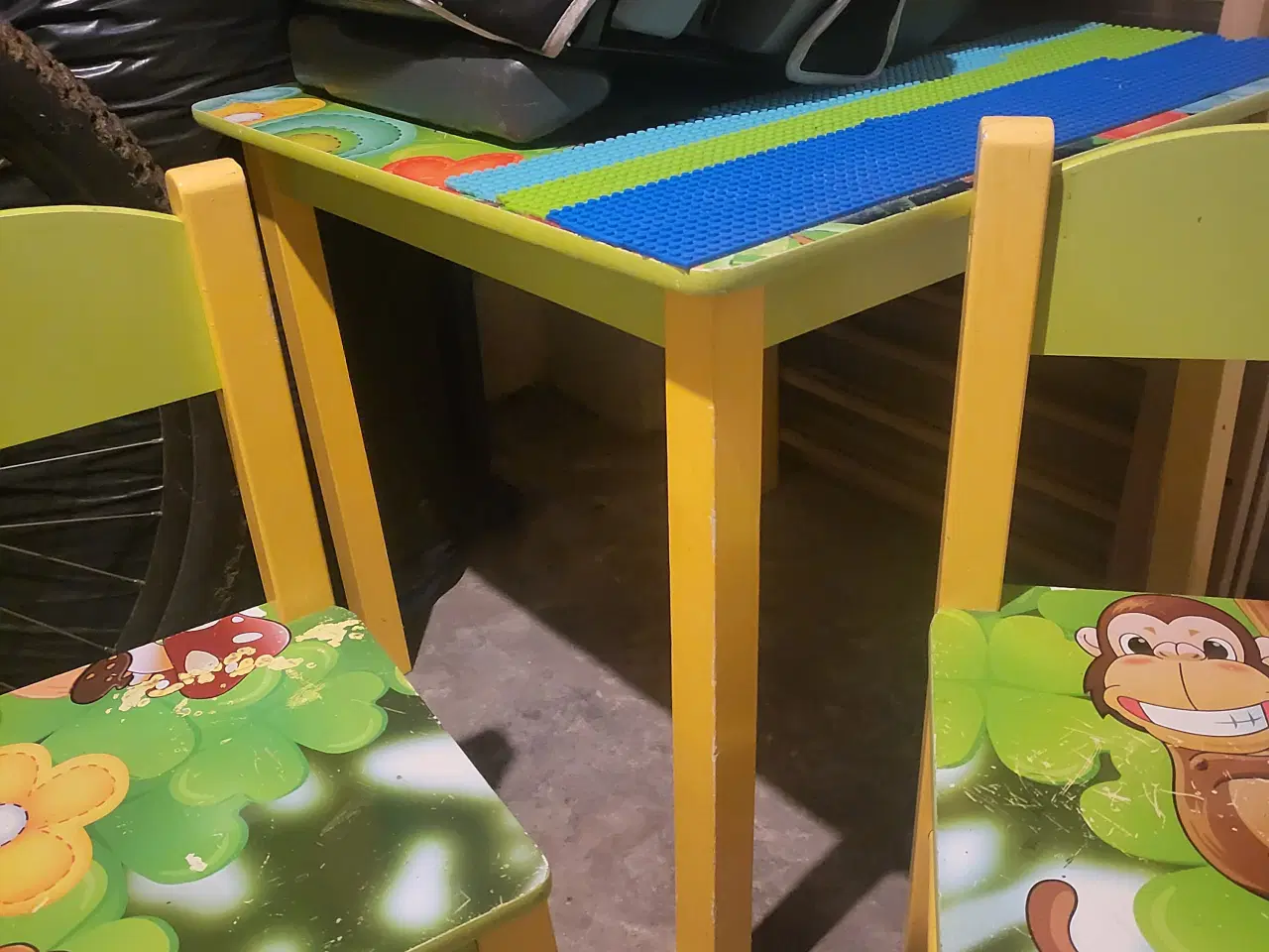Billede 3 - Børnebord og 2 stole 