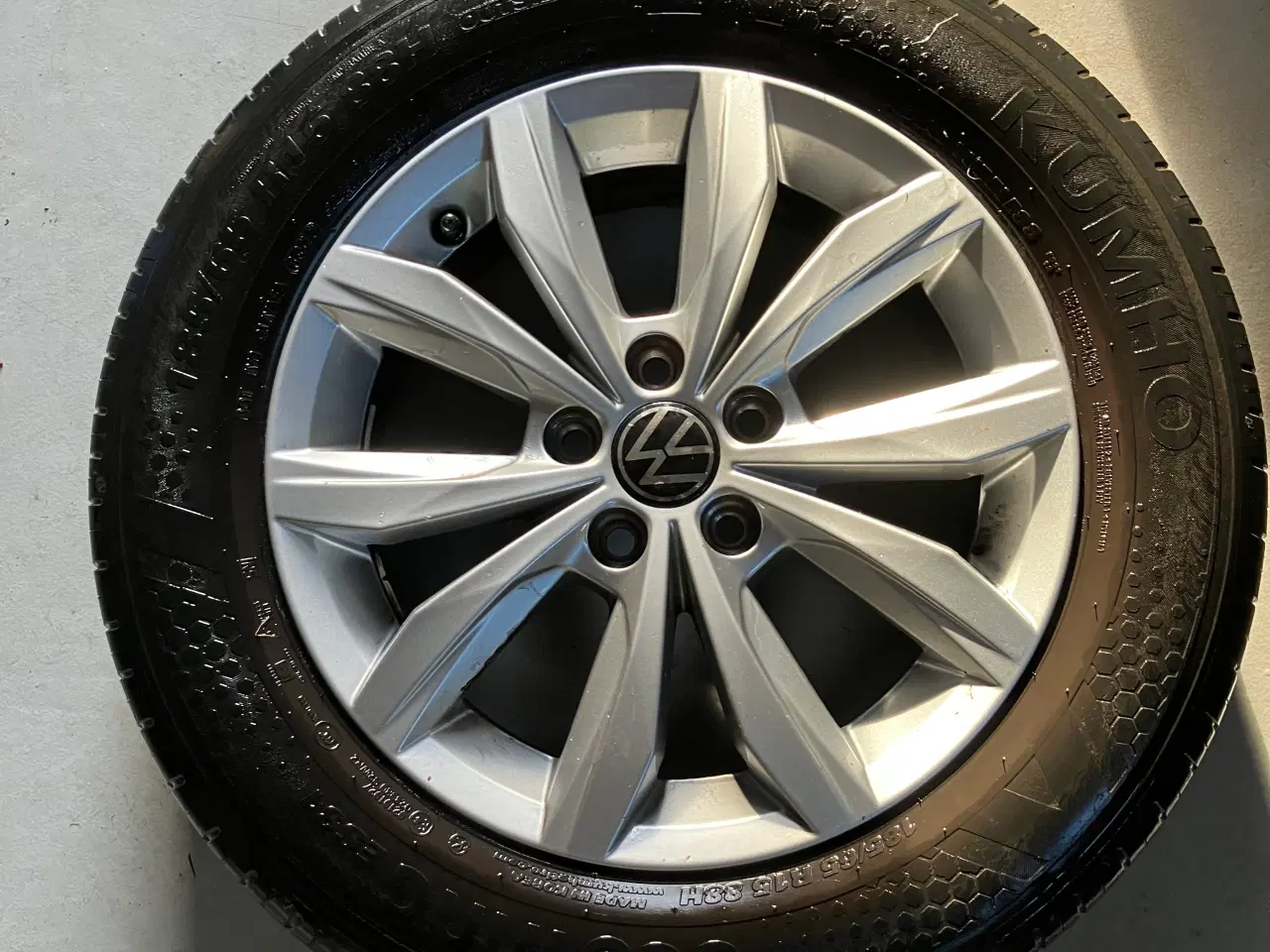 Billede 1 - Alufælge med sommerdæk,i alt 4 stk.