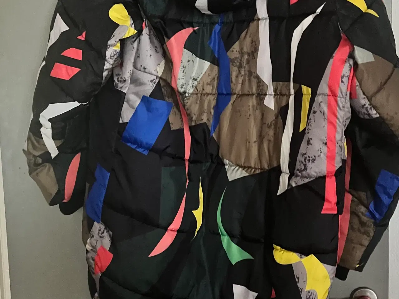 Billede 2 - Farverig vinterjakke str m 