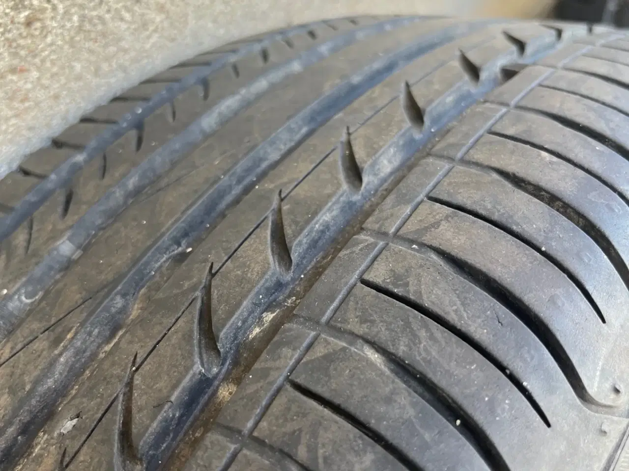 Billede 6 - Alufælge sommerdæk 225 brede 5x100