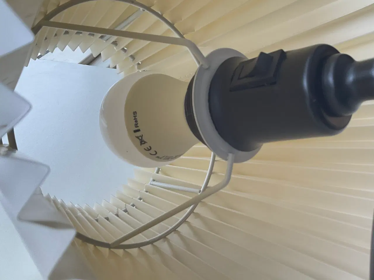 Billede 12 - Nordlux væglampe med plisseret hvid skærm