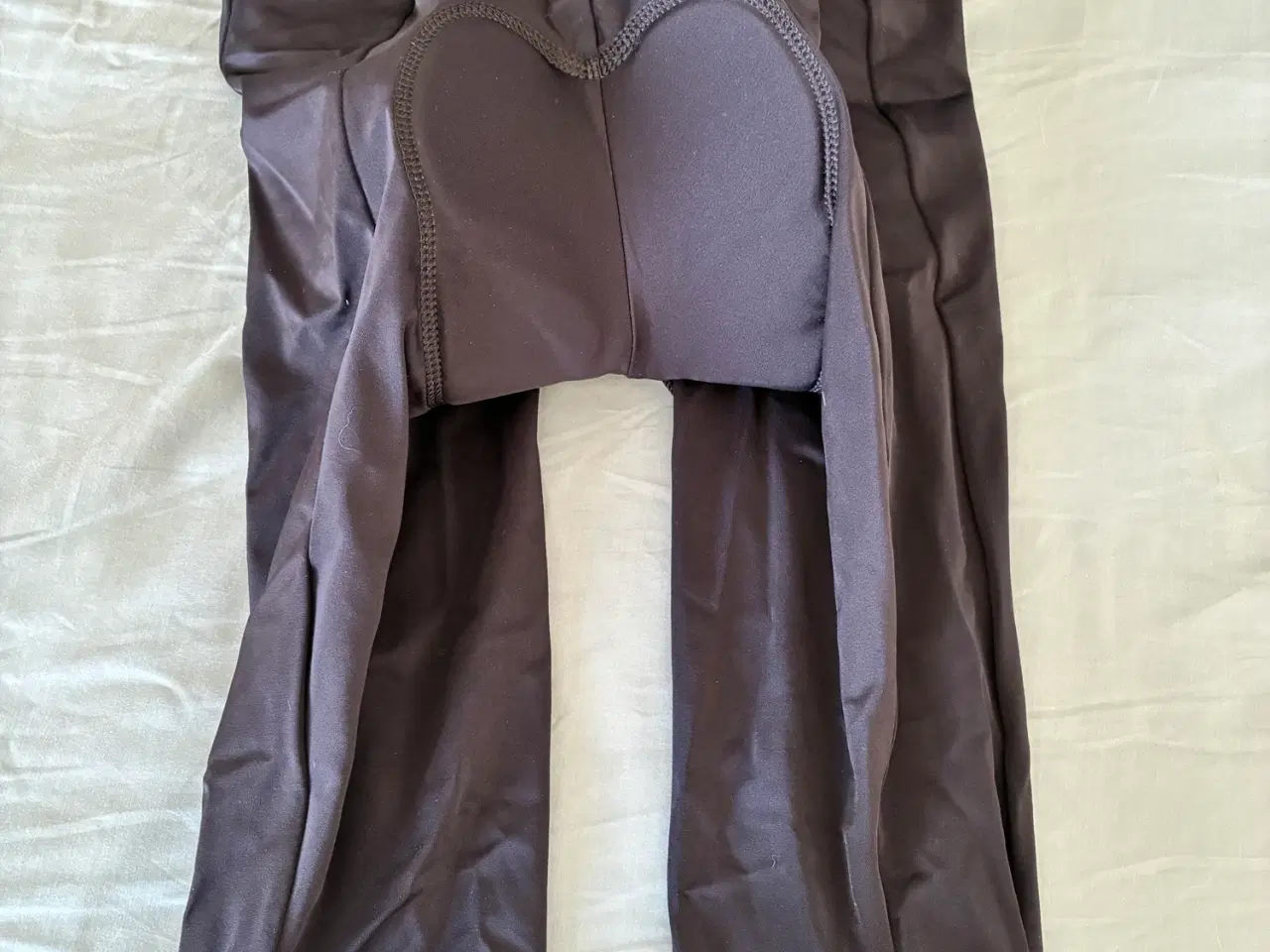 Billede 2 - Cykelshorts med pude - NYE