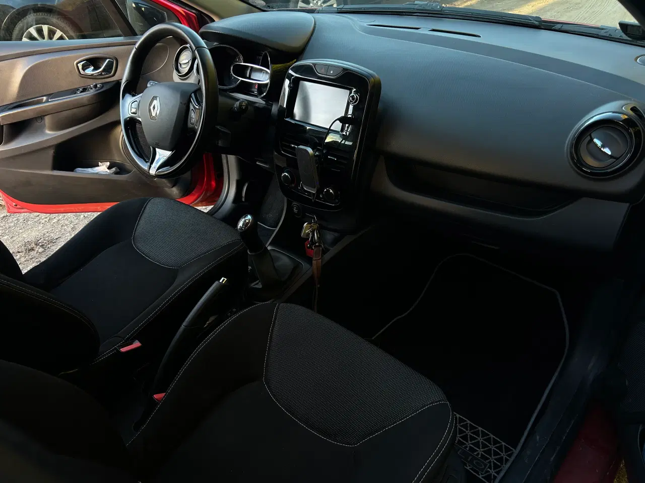 Billede 9 - Renault Ny clio - 89,000 km - nysynet og nyservice