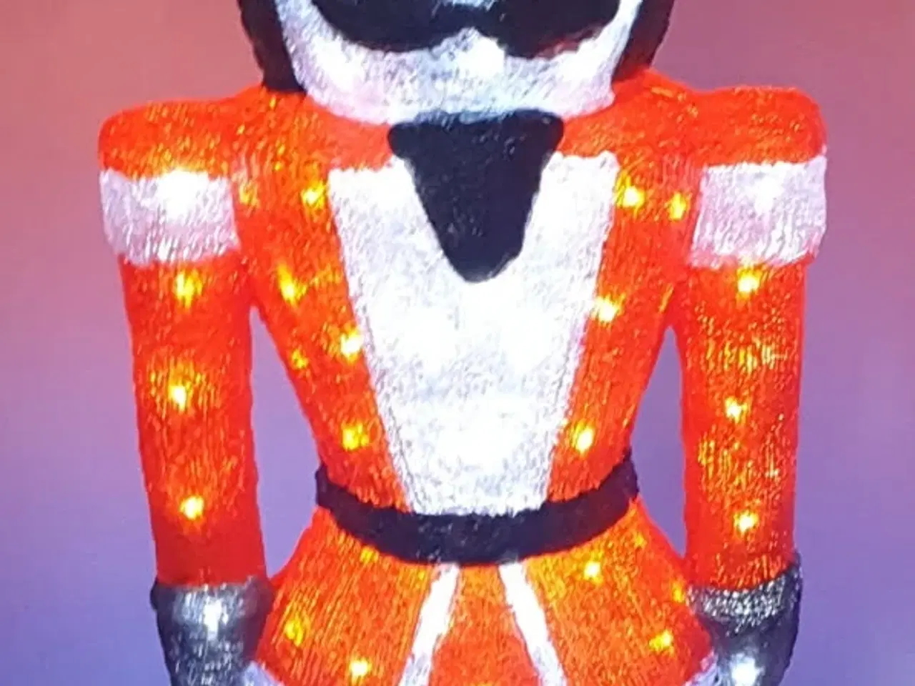 Billede 1 - Julepynt Lysende Nøddeknækker Figur