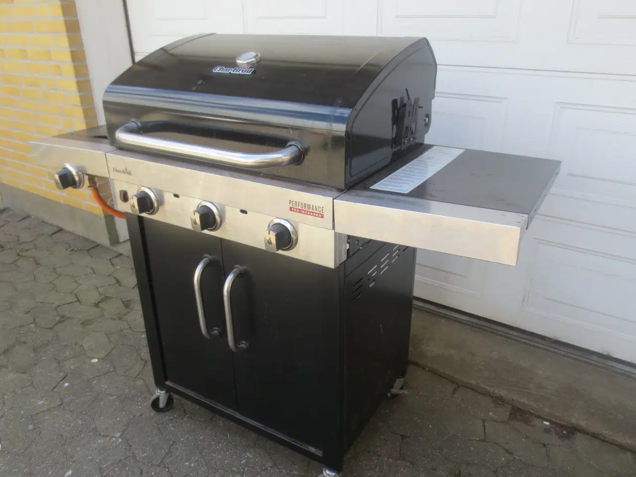 Billede 1 - 1 stk Gasgrill Char-Broil med 3 brændere 