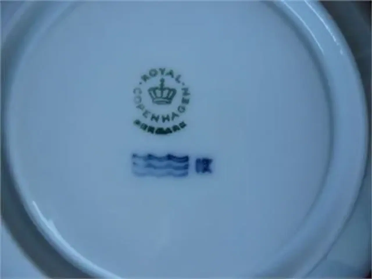 Billede 2 - Royal Copenhagen - stor underkop med julemotiver