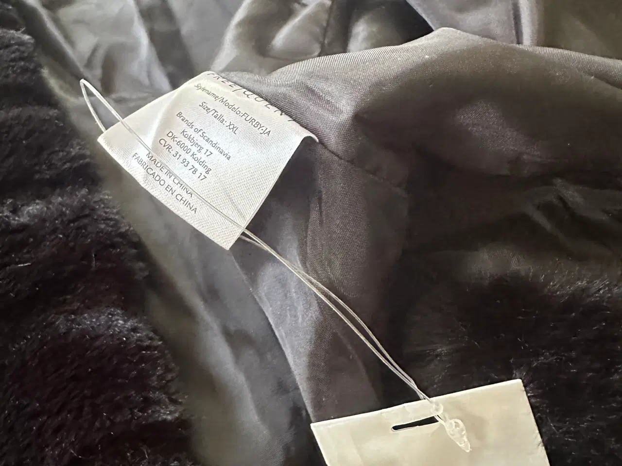 Billede 2 - Super smuk fake pels , helt ny