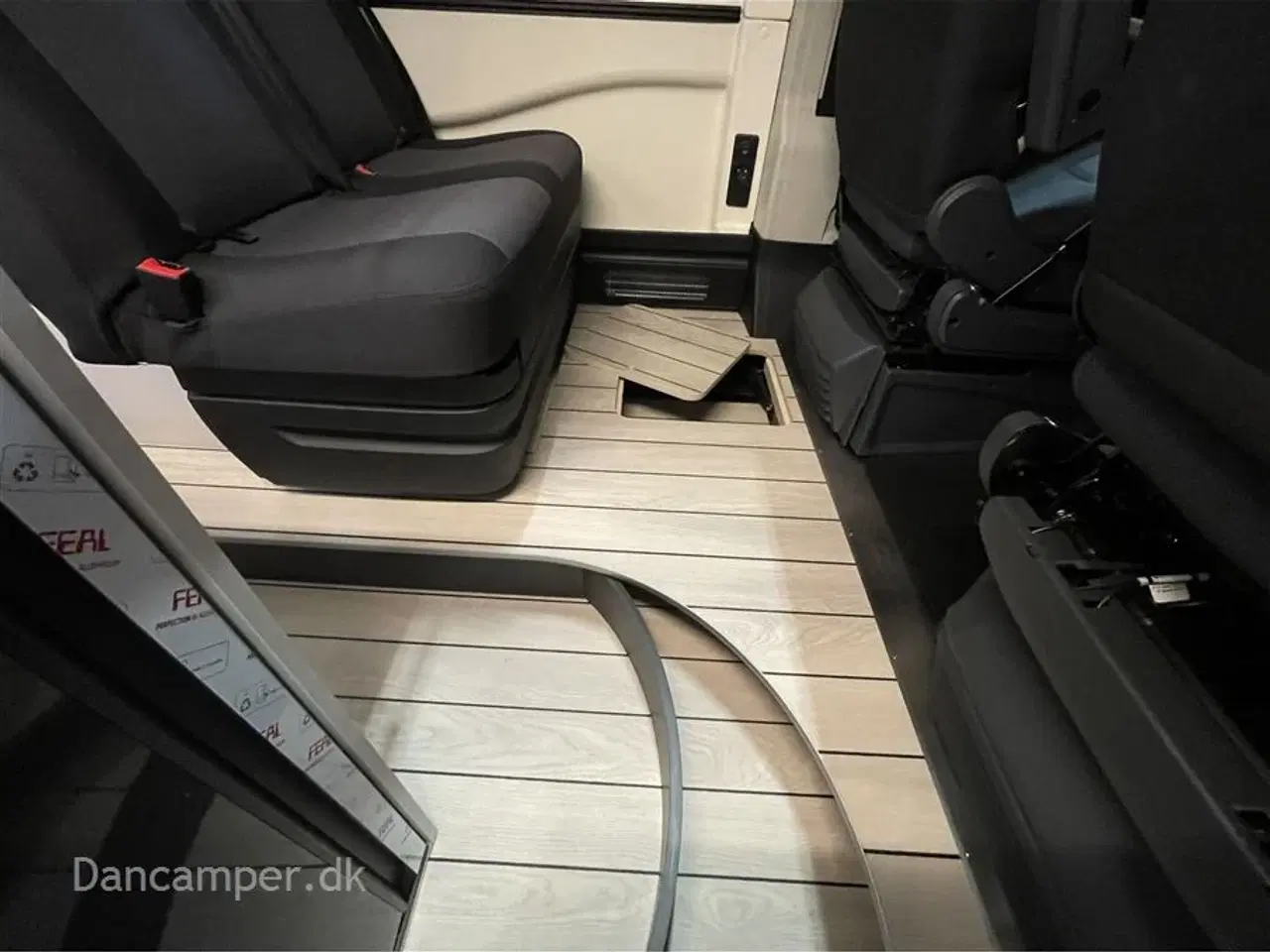Billede 10 - 2025 - Westfalia Columbus 600 E   Ny 2025 kort model. 140 HK, 8-trins automatgear, adaptiv fartpilot, langsgående soveplads 198/177 * 197