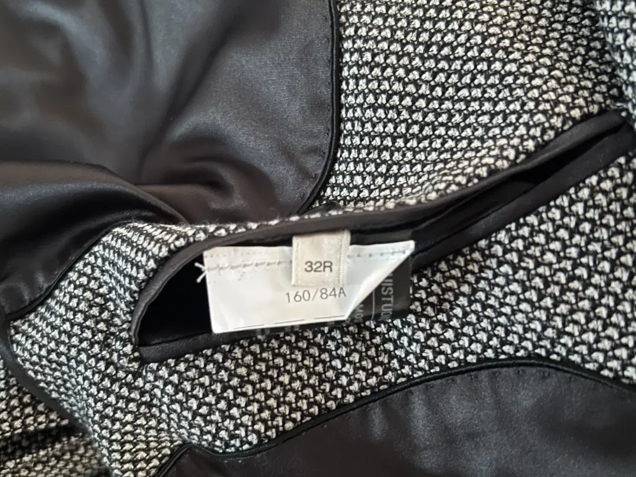 Billede 1 - Jakkesæt. Suistudio. Travel suit. 