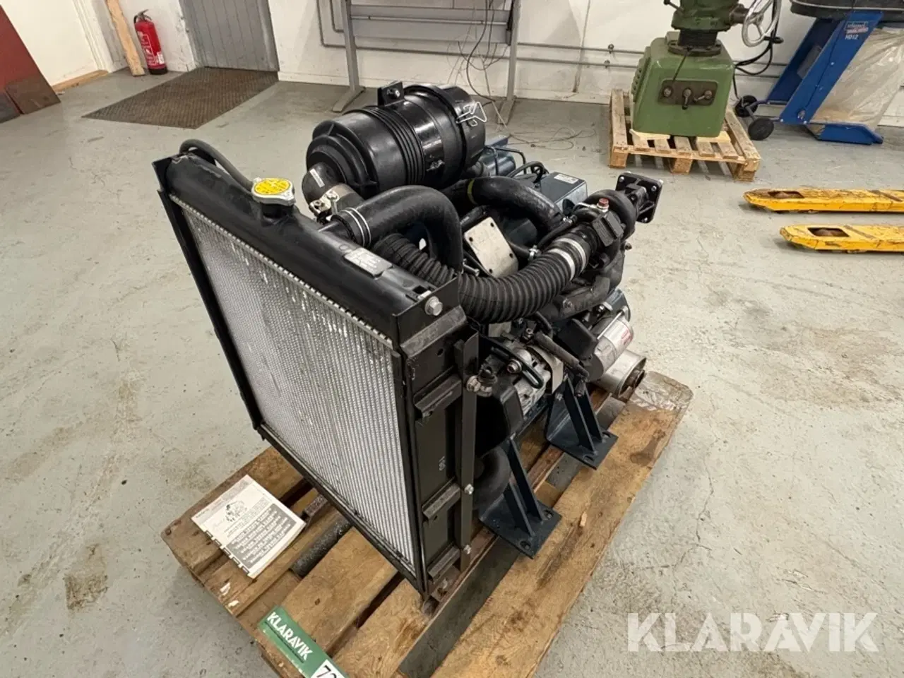 Billede 11 - Motor med køler Kubota V2403-3