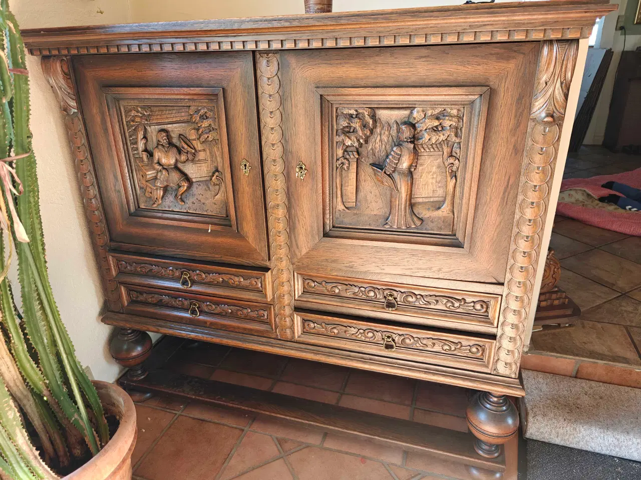 Billede 1 - To Antikke skænke 