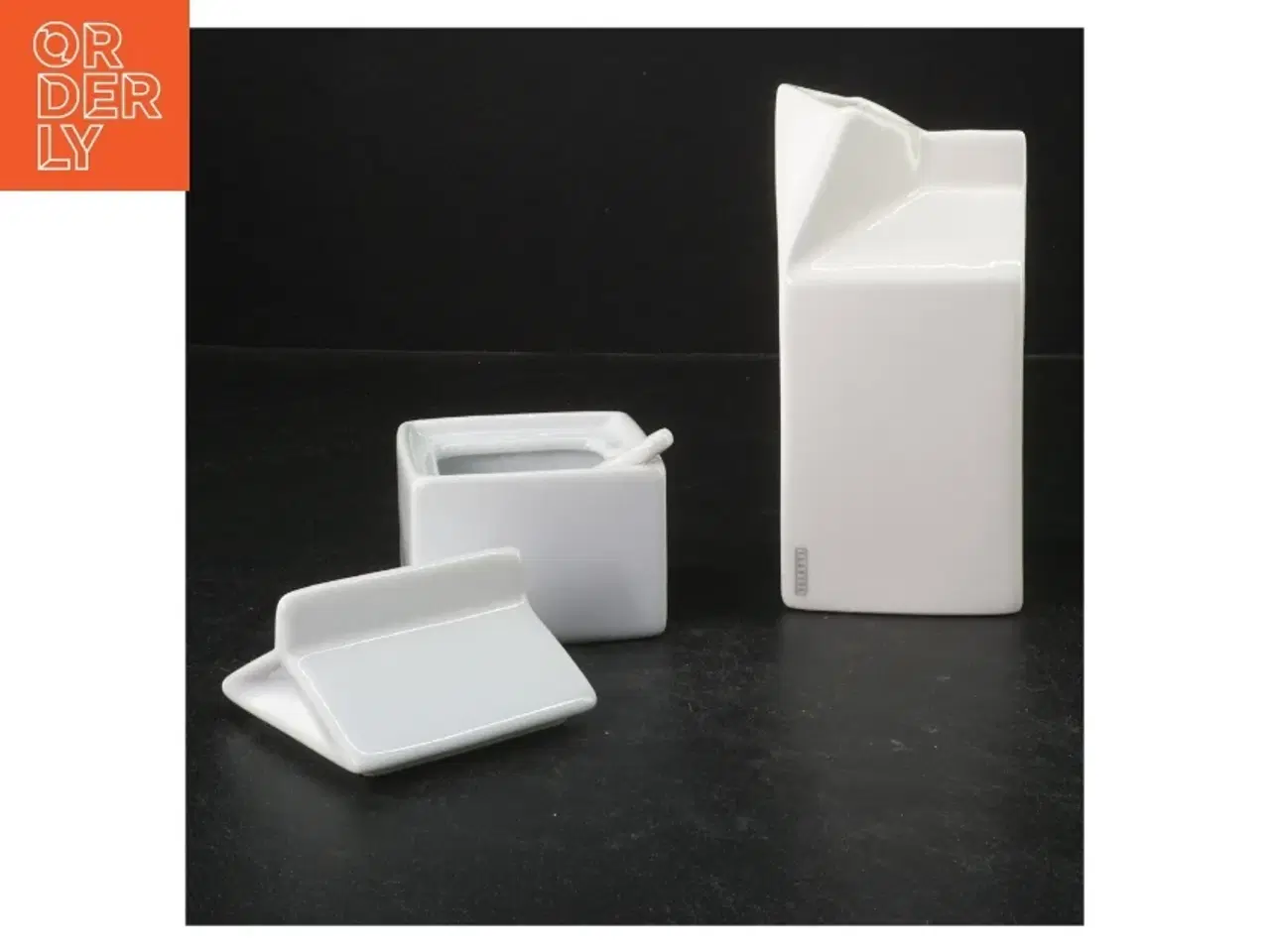 Billede 2 - Mælkekarton designet sukkerskål og kande fra Seletti (str. 15x7 og 8,5x7 cm)