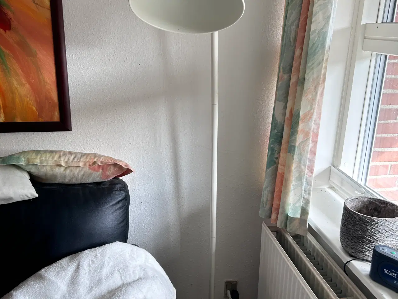 Billede 1 - Gulvlampe i hvid