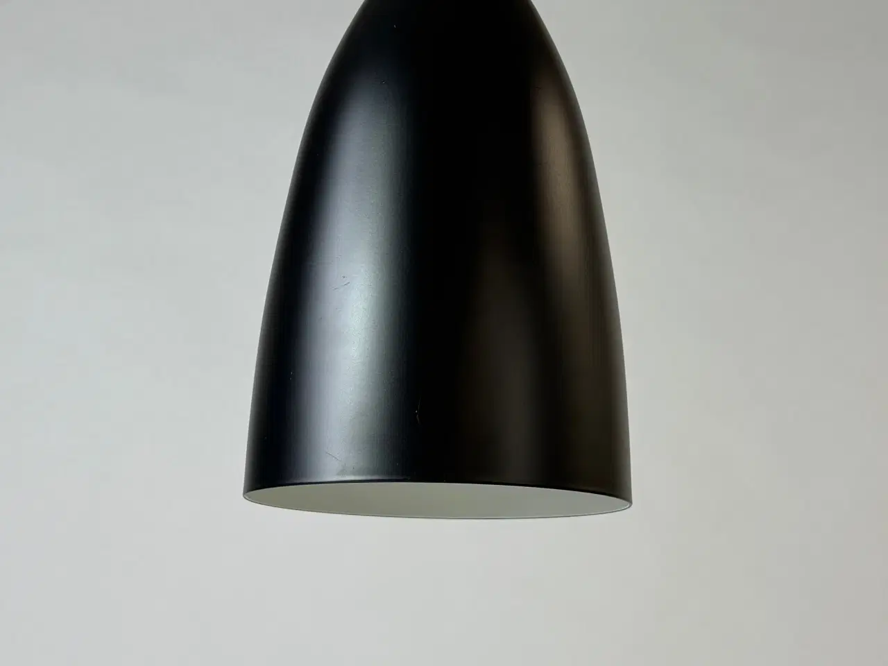 Billede 4 - Gubi Gräshoppa Pendel – Sort/Messing