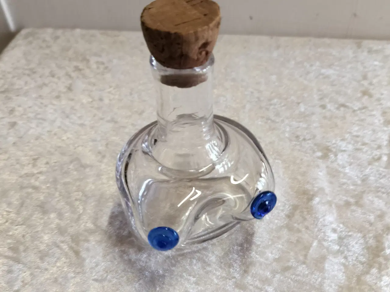 Billede 3 - Sjov lille flaske med bryster.