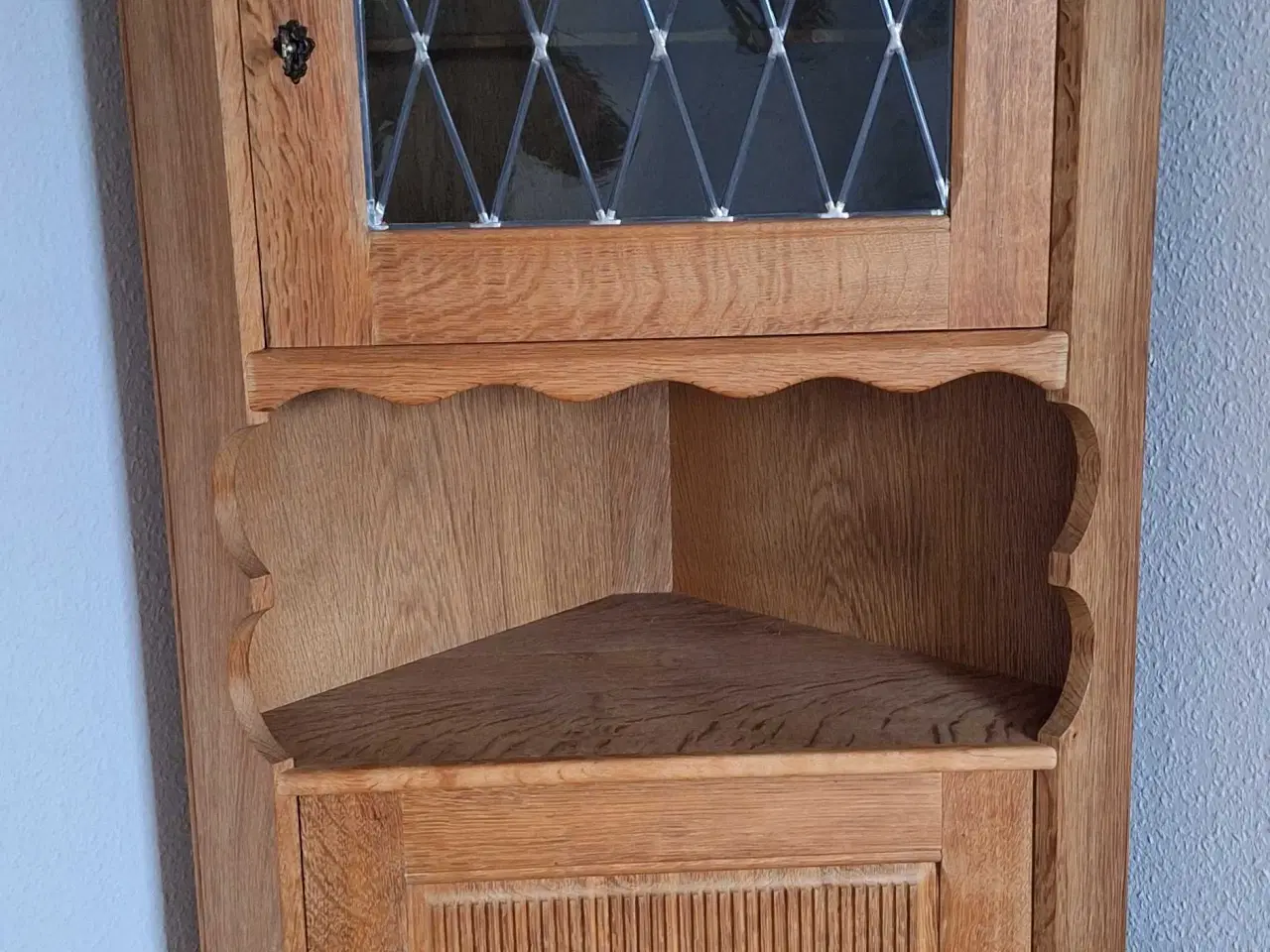 Billede 1 - Hjørneskab