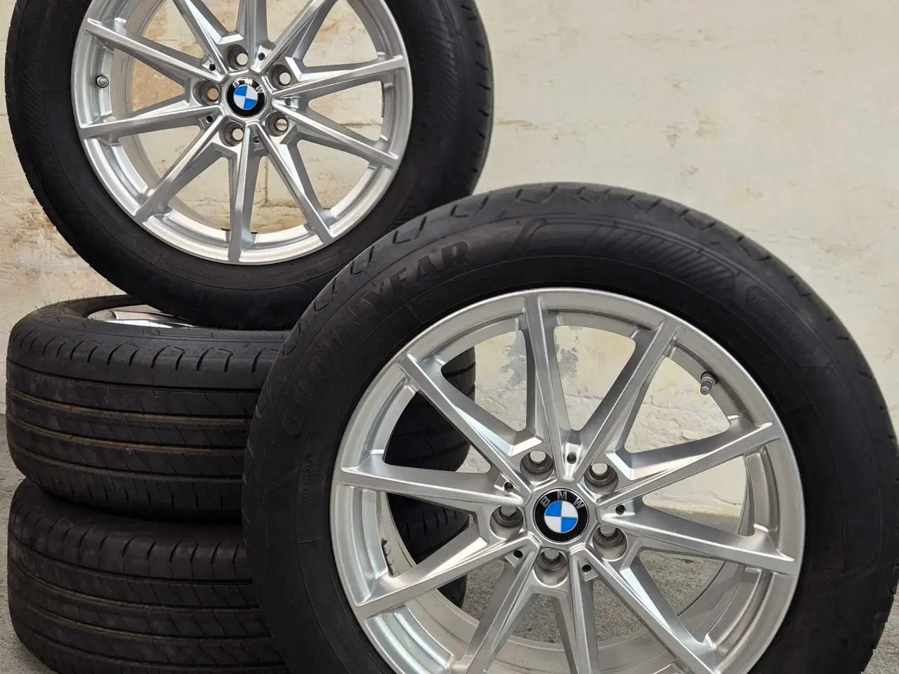 Billede 1 - BMW i4 / G30 /G31 ORIGINAL ALUFÆLGE MED SOMMERDÆK