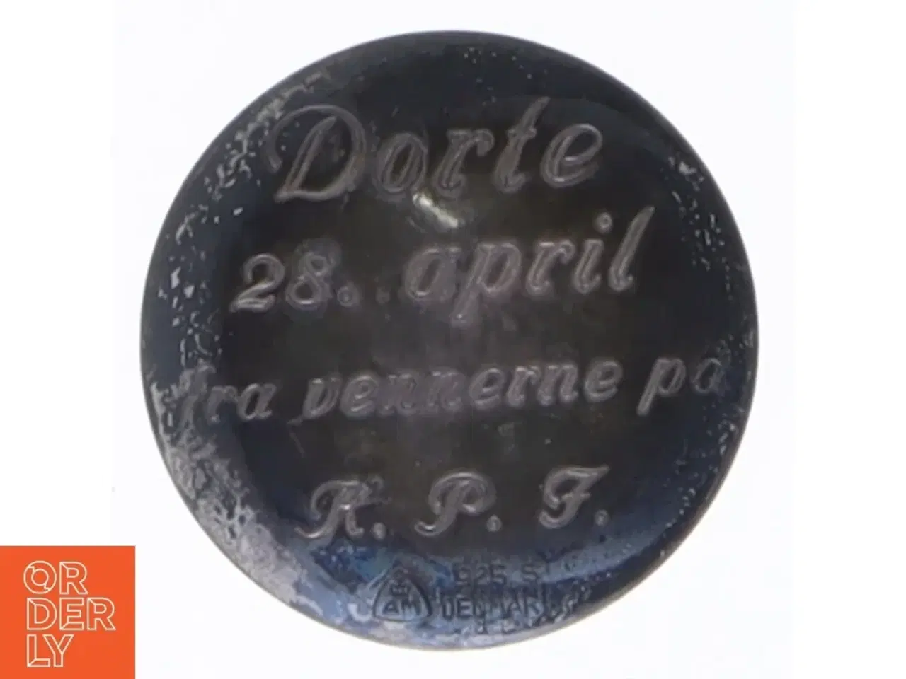 Billede 1 - Graveret sølvmedaljon (str. 3,5 cm)