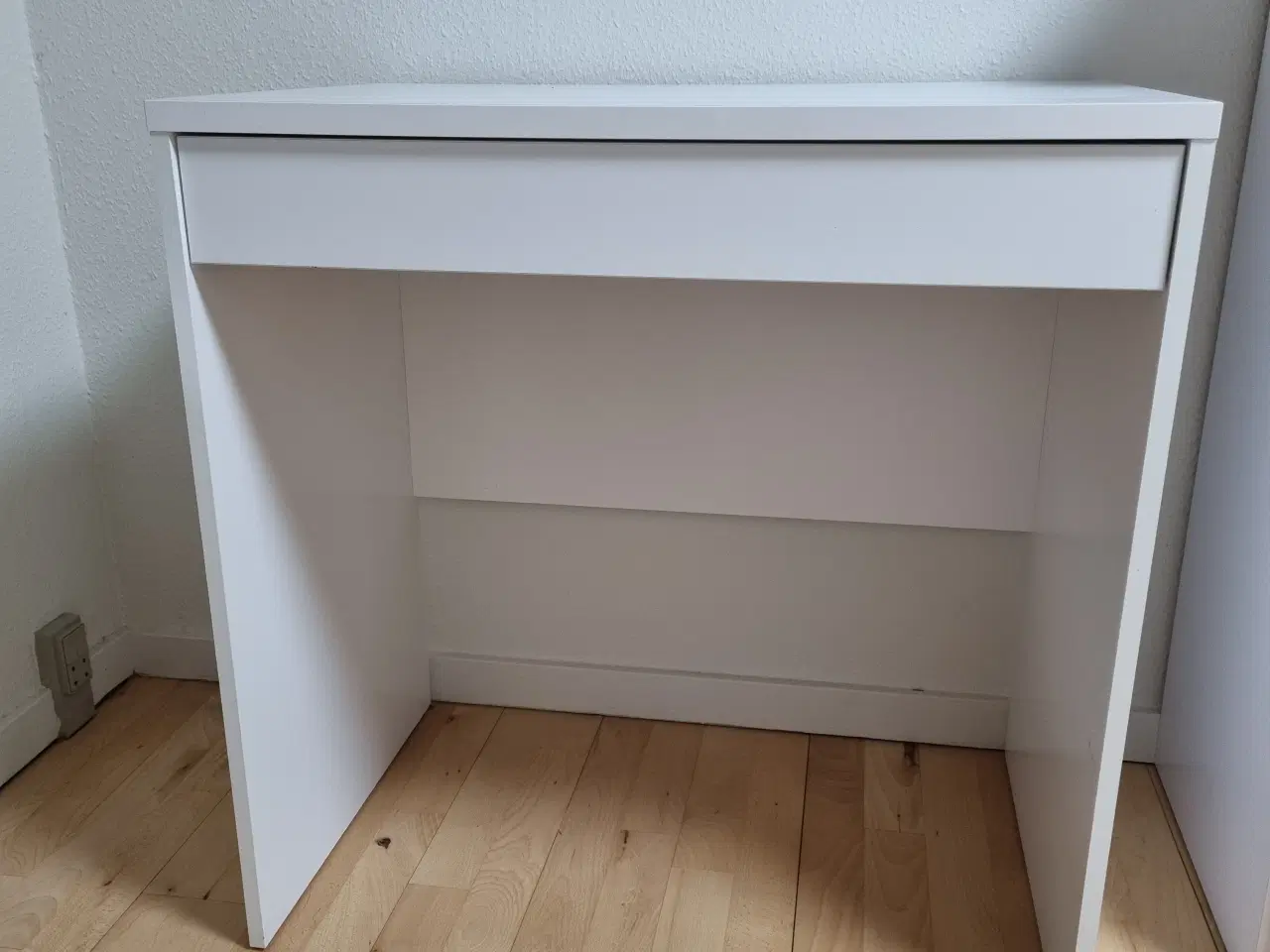 Billede 1 - Skrivebord / sminkebord Odense