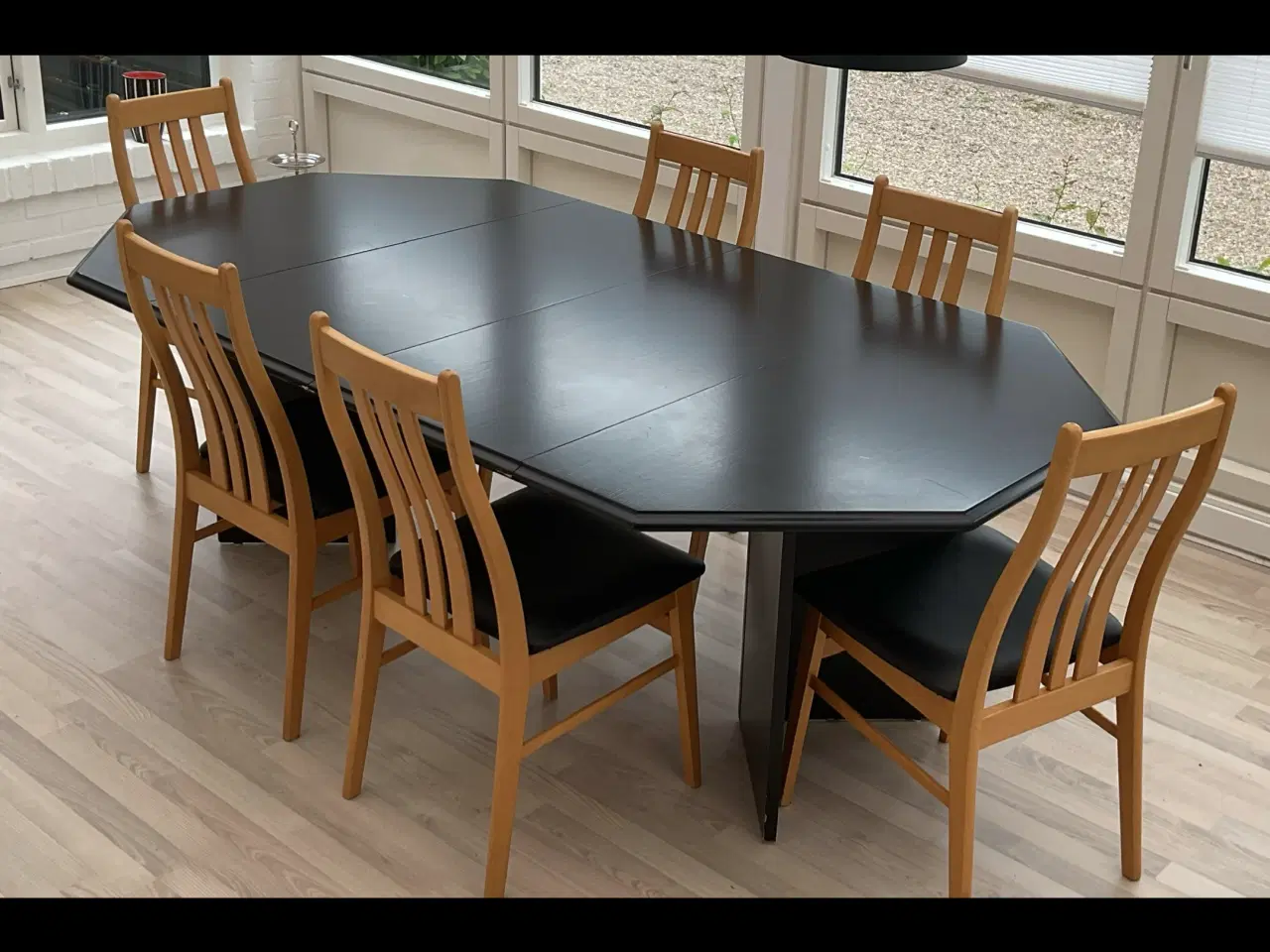Billede 1 - Spisebord m/stole