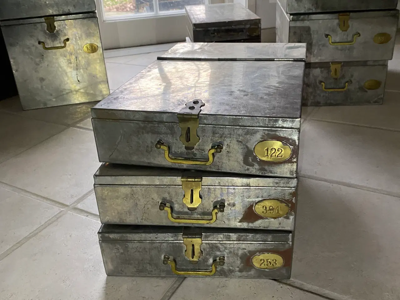 Billede 4 - Gammel bankbokse metal 12 stk