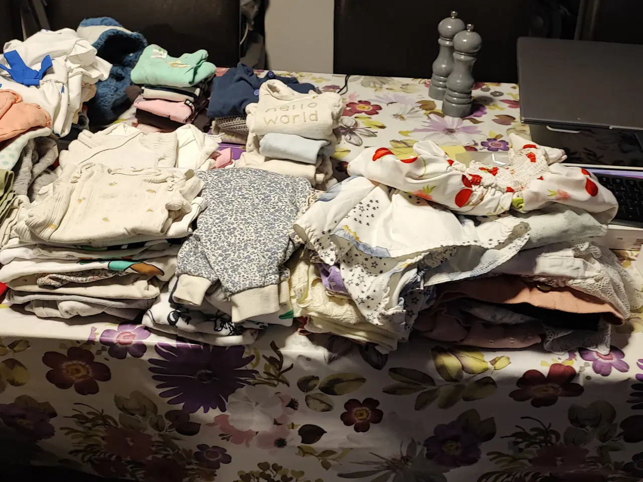 Billede 2 - BABYTØJ TIL SALG