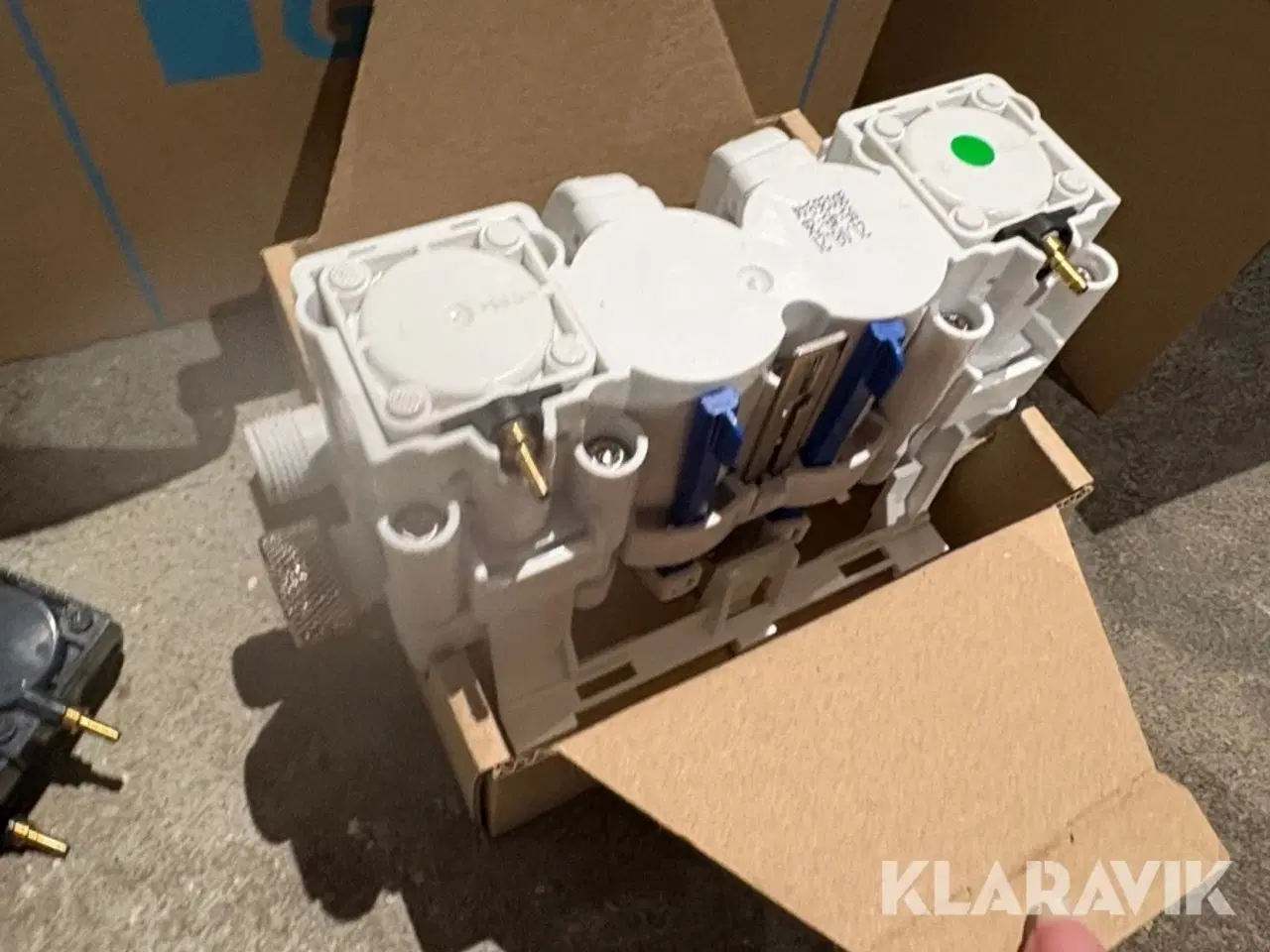 Billede 8 - Trykknap til toiletskyl Geberit hvid og sort glas 30 styk