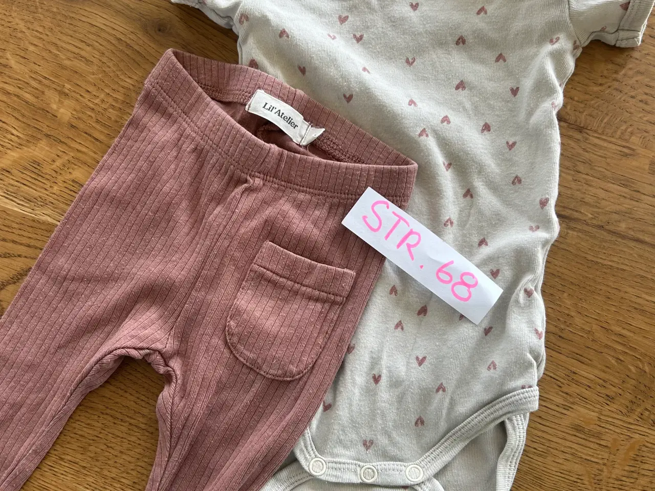 Billede 4 - Babytøj pige str. 68