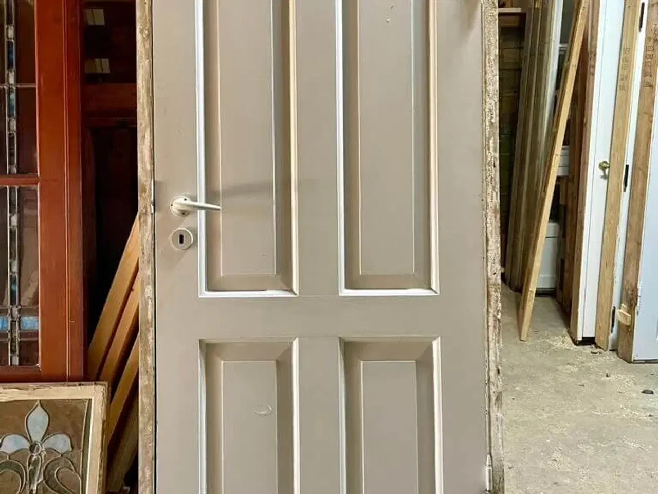 Billede 1 - Original, højrehængt Dannebrogsdør m. karm