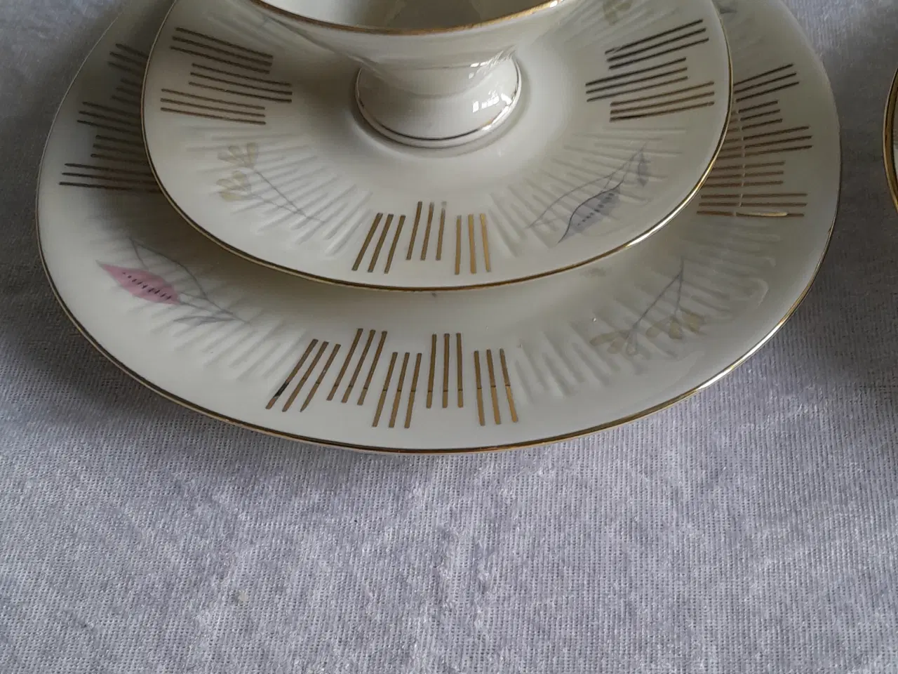 Billede 5 - Samlekopper med underkop og kagetallerken