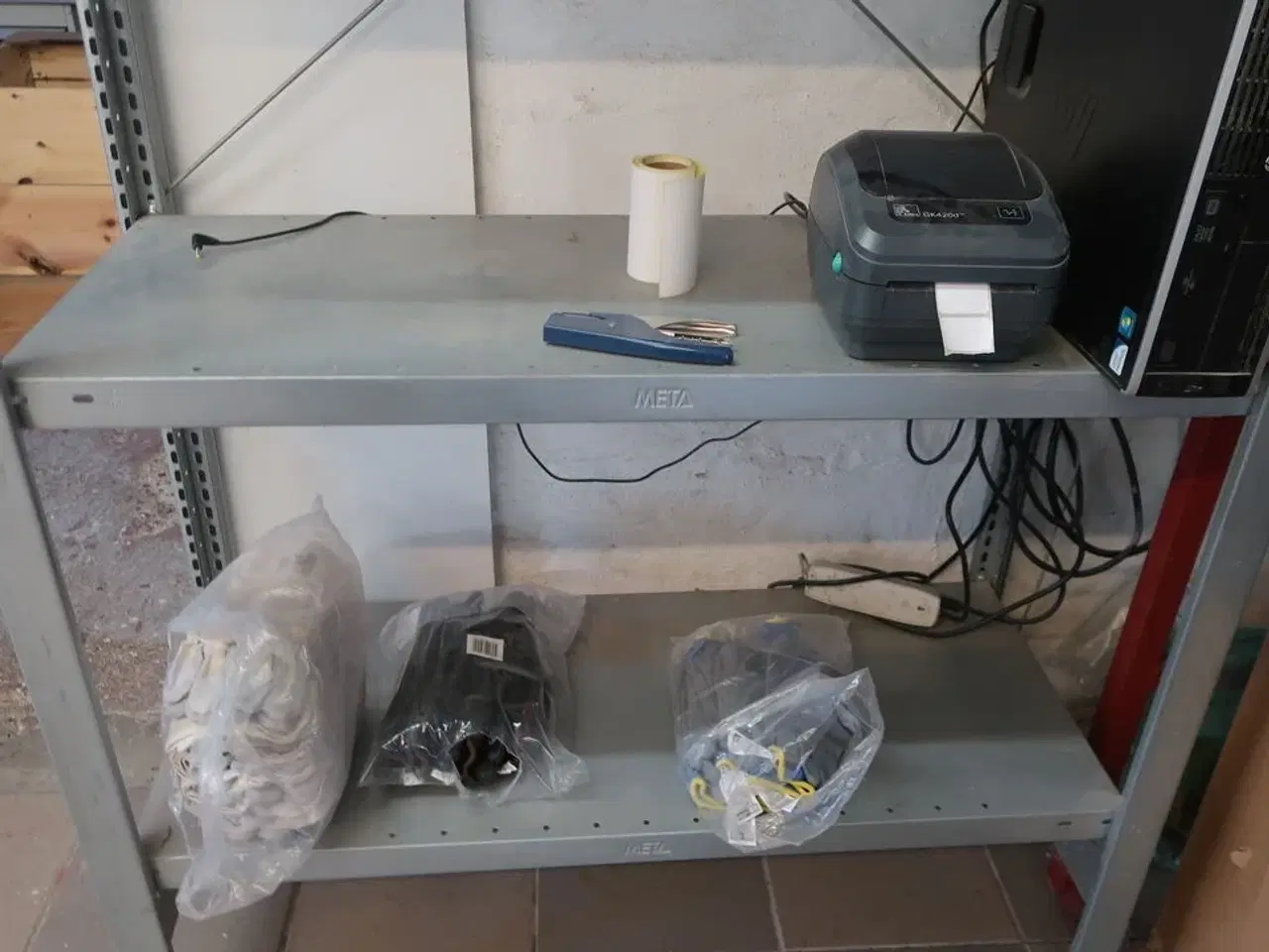 Billede 3 - Reol med labelprinter ZEBRA GK 420d, computer HP, printer BROTHER m.m.