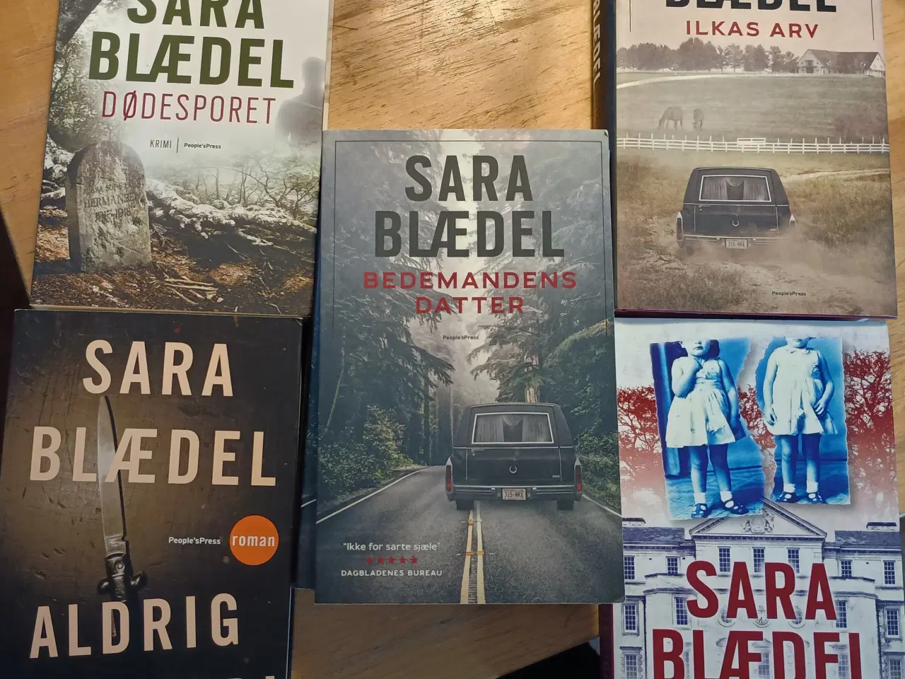 Billede 1 - Sara Blædel bøger. 