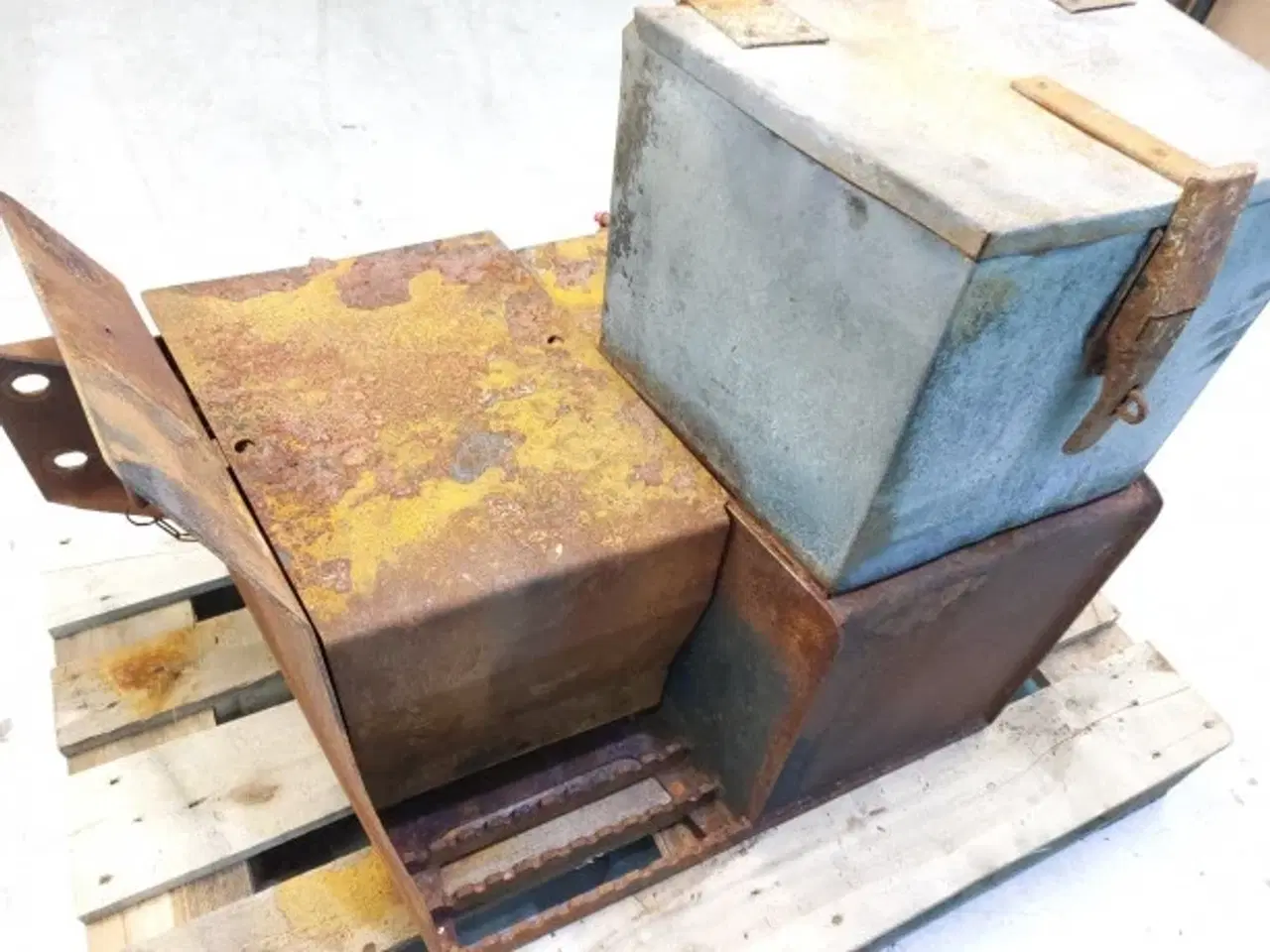 Billede 9 - Case 580 SLE Hydraulik Tank Dæksel 231882A1