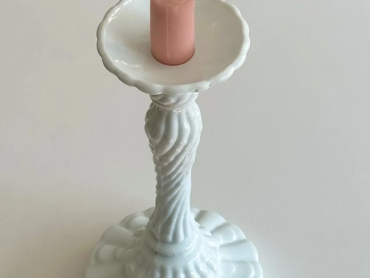 Billede 2 - Lysestage, opalineglas