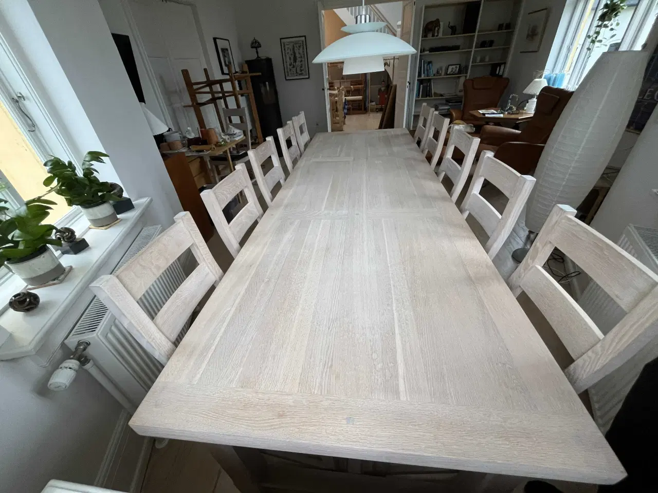 Billede 2 - Egetræs spisebord med stole