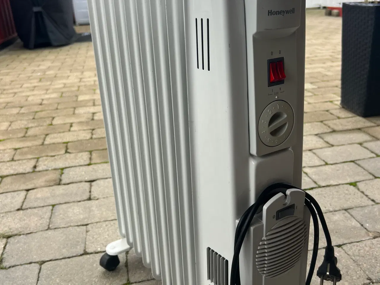 Billede 1 - Olieradiator med termostat