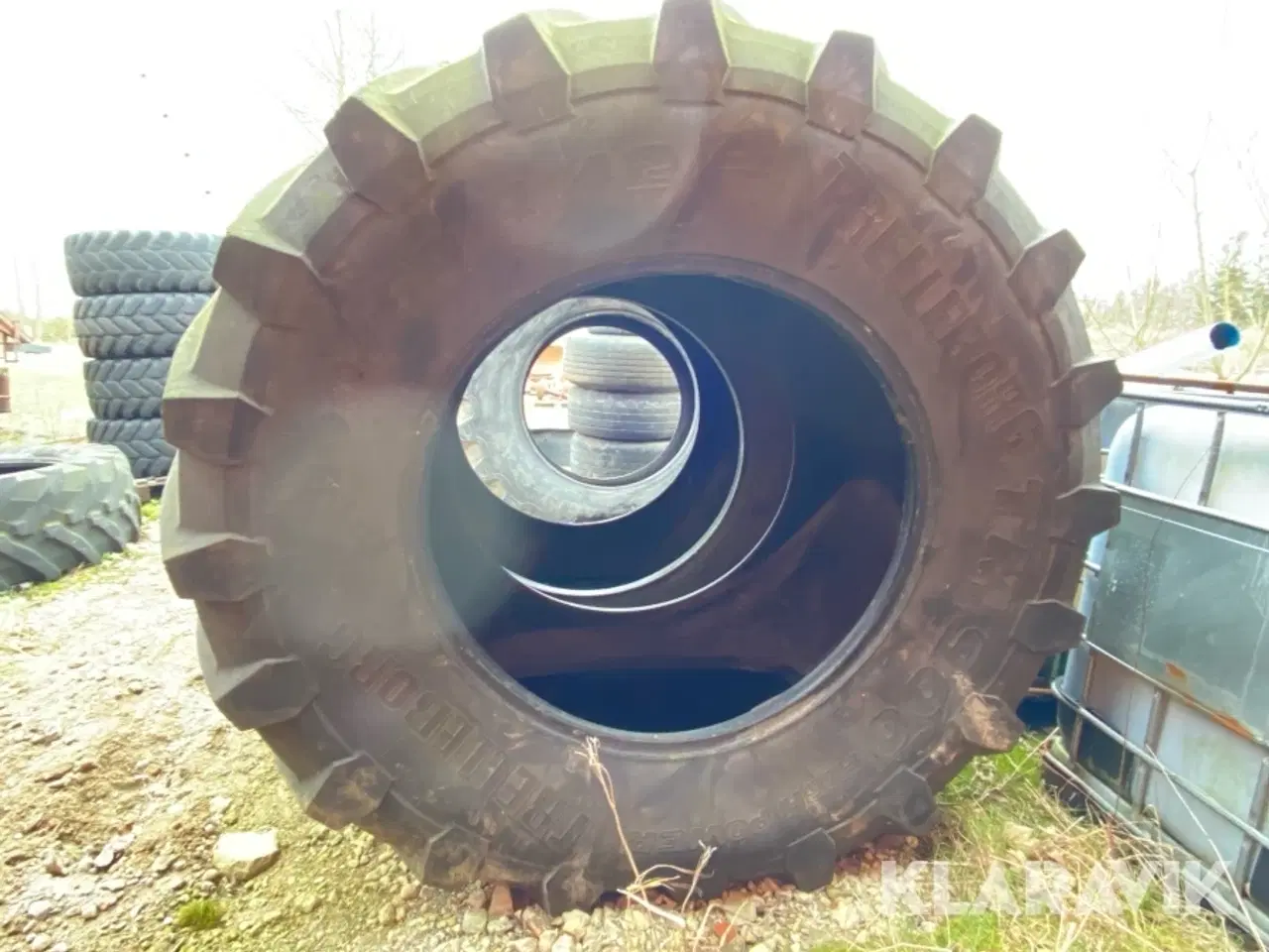 Billede 4 - Dæk TRELLEBORG 900/60R42 2 styk