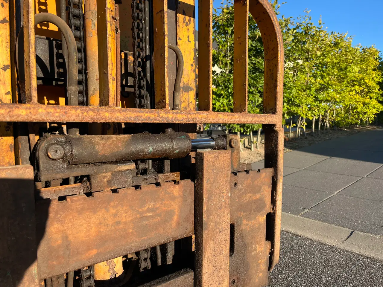 Billede 4 - Datsun 1500kg gastruck m.sideskift og friløft.