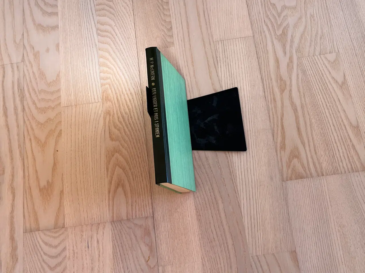 Billede 1 - Der ligger et hus i Spanien - af W. P. McGivern