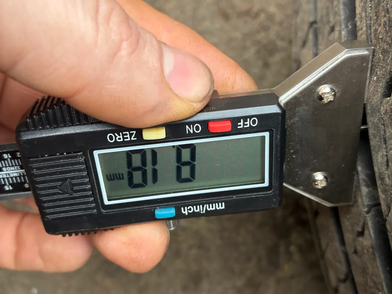 Billede 6 - 2 næsten nye sommerdæk