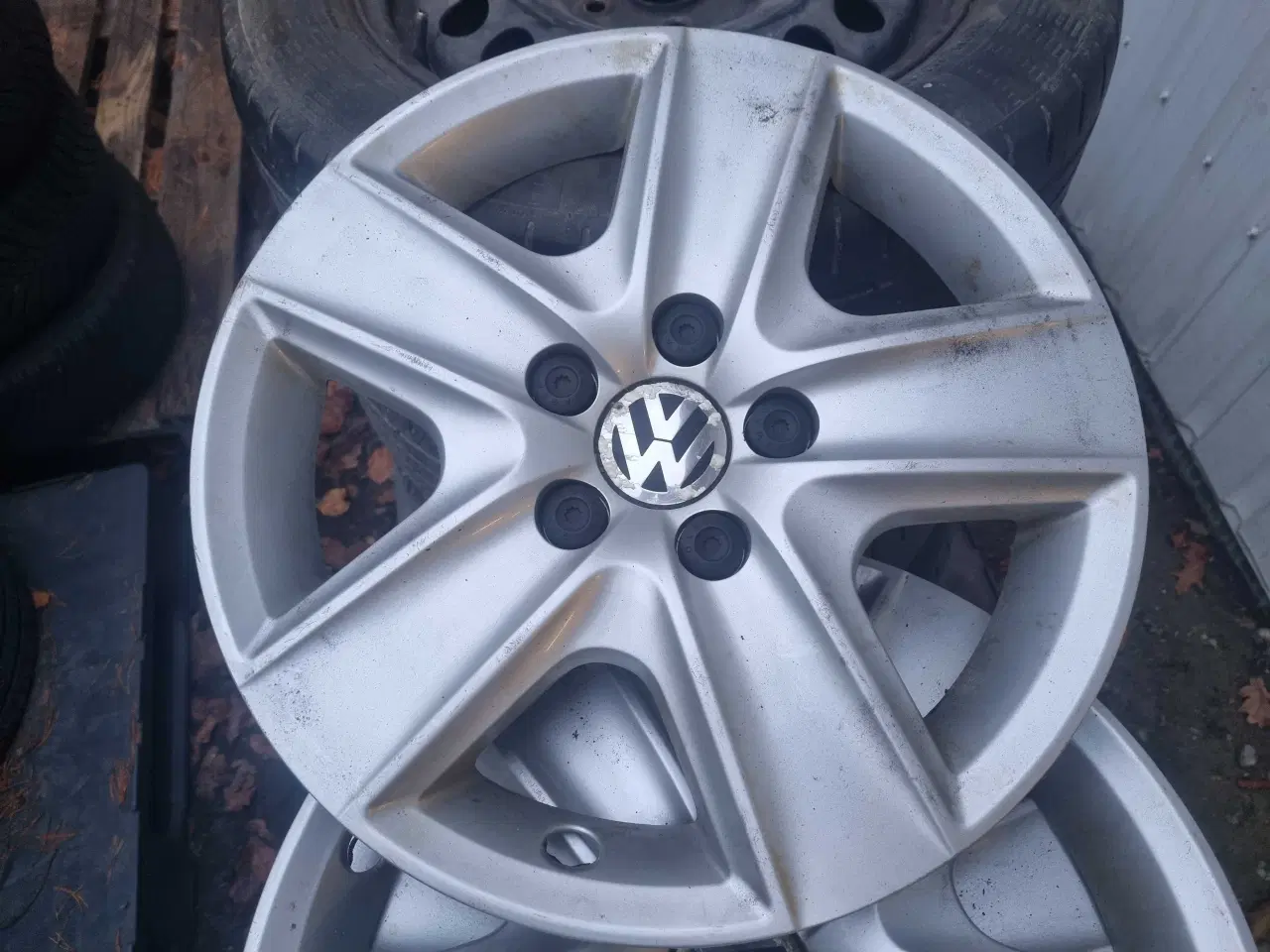 Billede 2 - Orginal fælge med kapsler