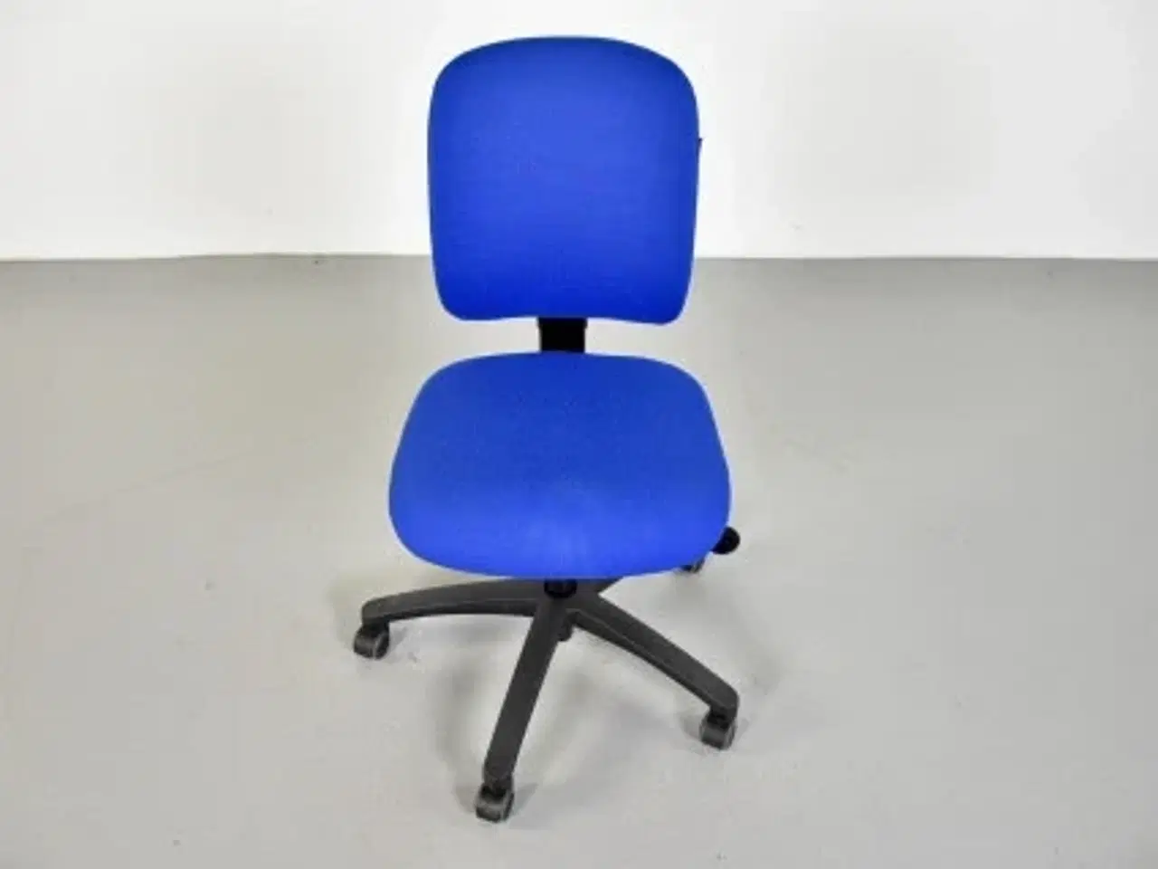 Billede 5 - Savo kontorstol med blåt polster og sort stel