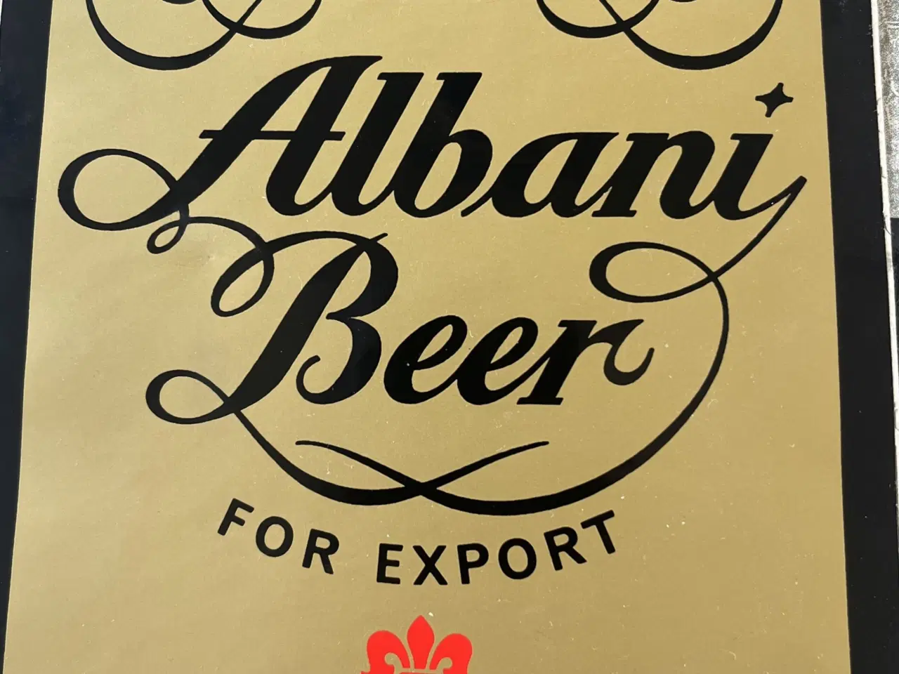 Billede 1 - 238 x 278 mm. Mintcondition Albani klistermærke