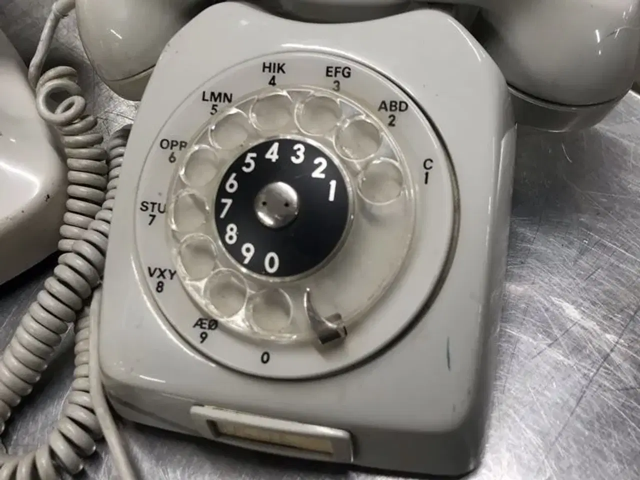 Billede 1 - Gamle telefoner